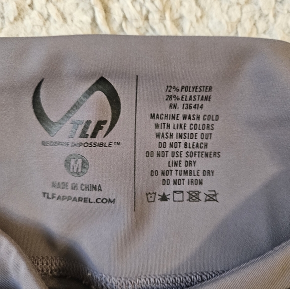 TLF Apparel Crossover Leggings Medium - Picture 4 of 6